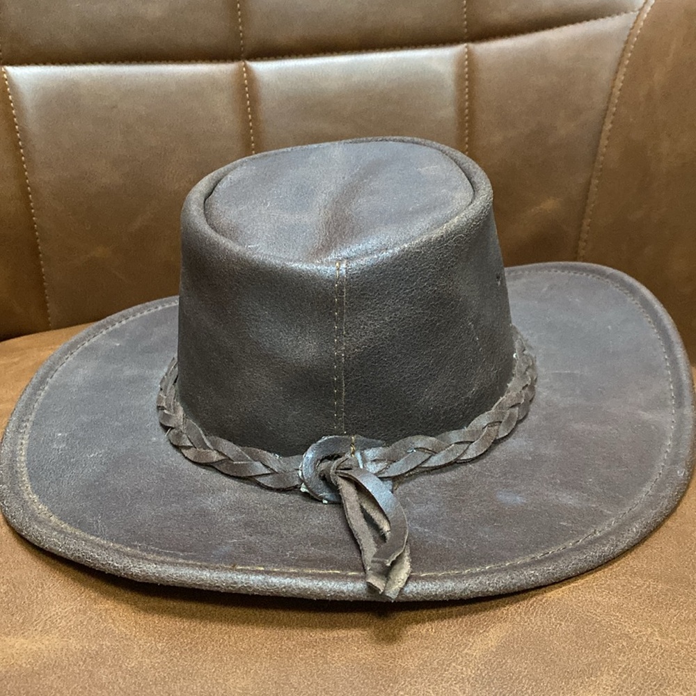 Minnetonka Unisex Tan Leather Fold Up Hat - Picture 11 of 17